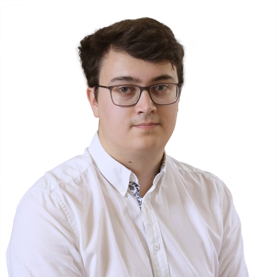 Daniel Johnson, Developer at Pivale Drupal agency - A man with dark hair and glasses.